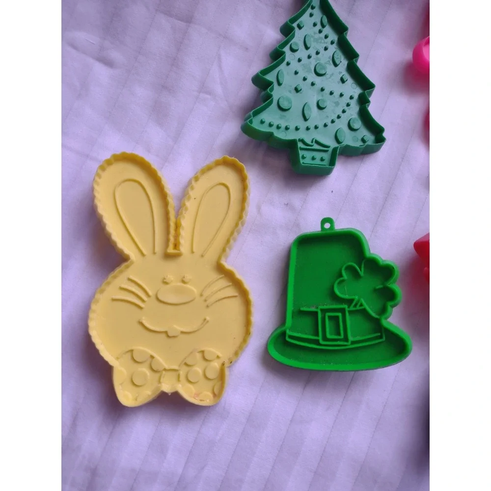 Vintage Hallmark Plastic Cookie Cutters Lot#7 -Christmas Easter St Patrick's Day